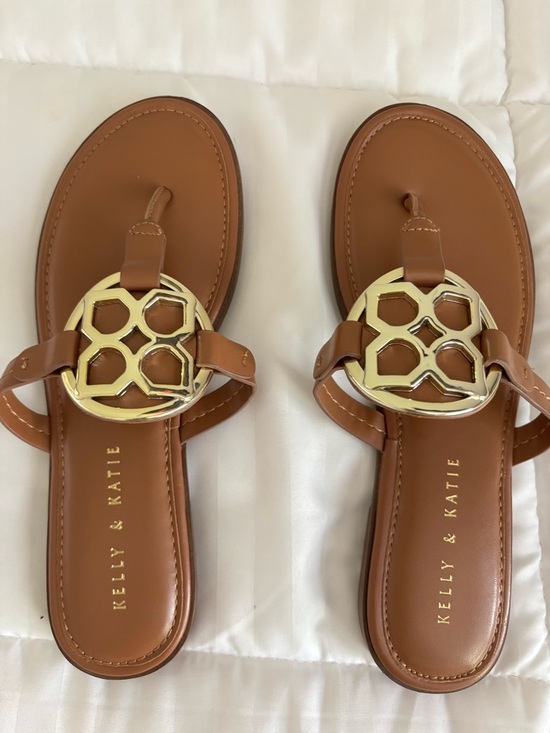 Kelly & Katie Tan Sandals with Gold Medallions size 7 1/2 - Picture 4 of 8